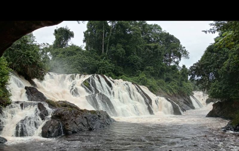 File:Waterfalls MonteAlen.jpg